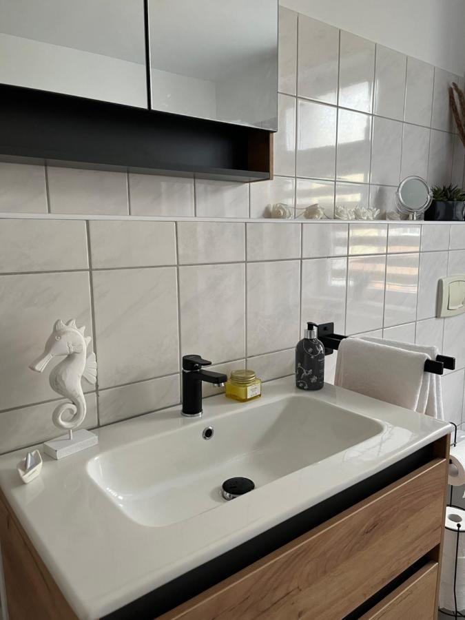 Apartment Horst - Gemuetliche Und Moderne Ferienwohnung In Der Innenstadt Pasewalk Zewnętrze zdjęcie
